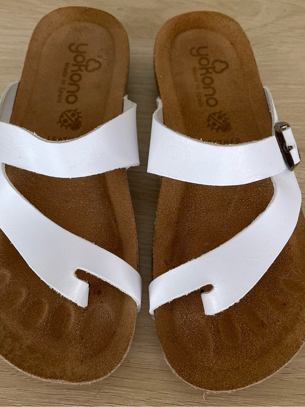 Yokono Ibiza White Leather Strappy Toe Loop Sandals Womens Size 8 Made In Spain